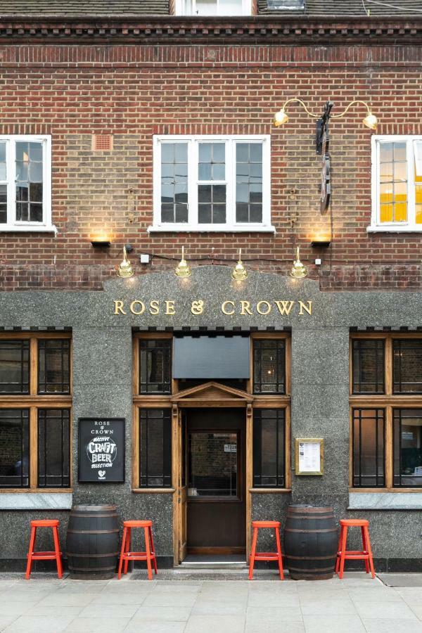 Publove @ The Rose & Crown Londres Extérieur photo